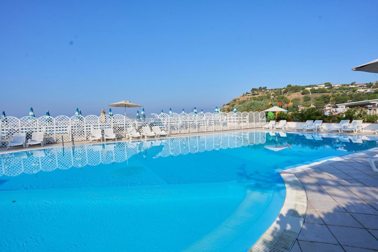 Villaggio Santa Maria Capo Vaticano Esterno foto