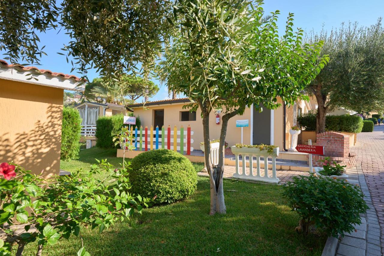 Villaggio Santa Maria Capo Vaticano Esterno foto
