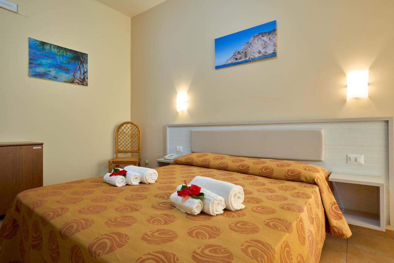 Villaggio Santa Maria Capo Vaticano Esterno foto